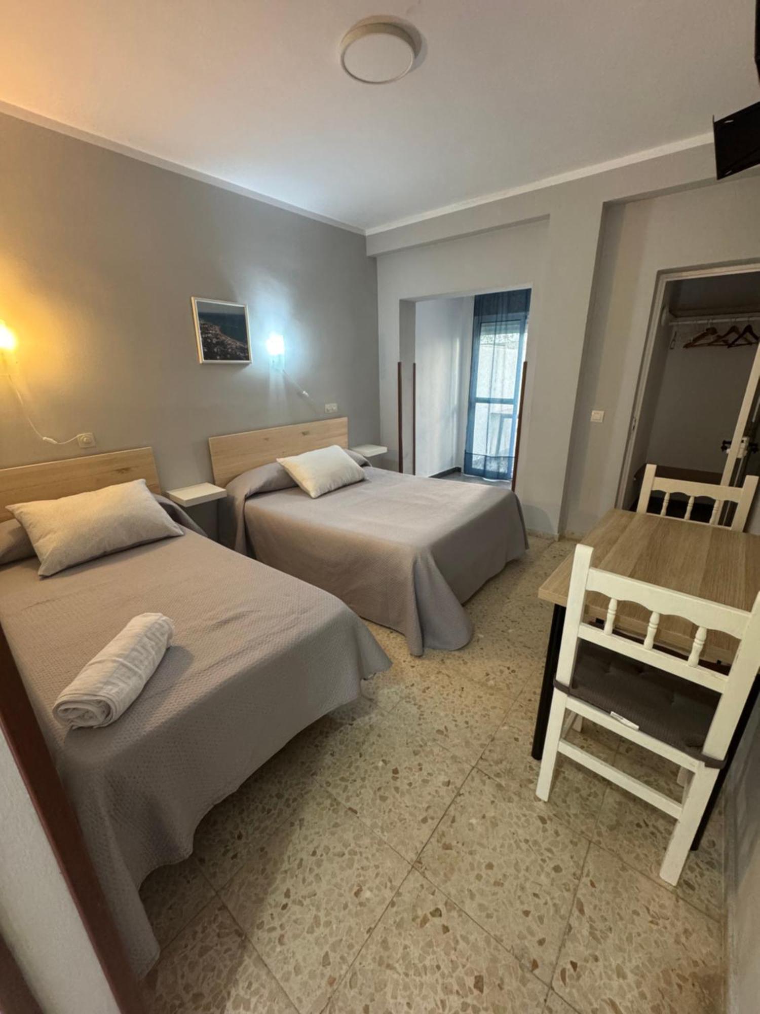 Hostal Miramar Los Canos De Meca Esterno foto