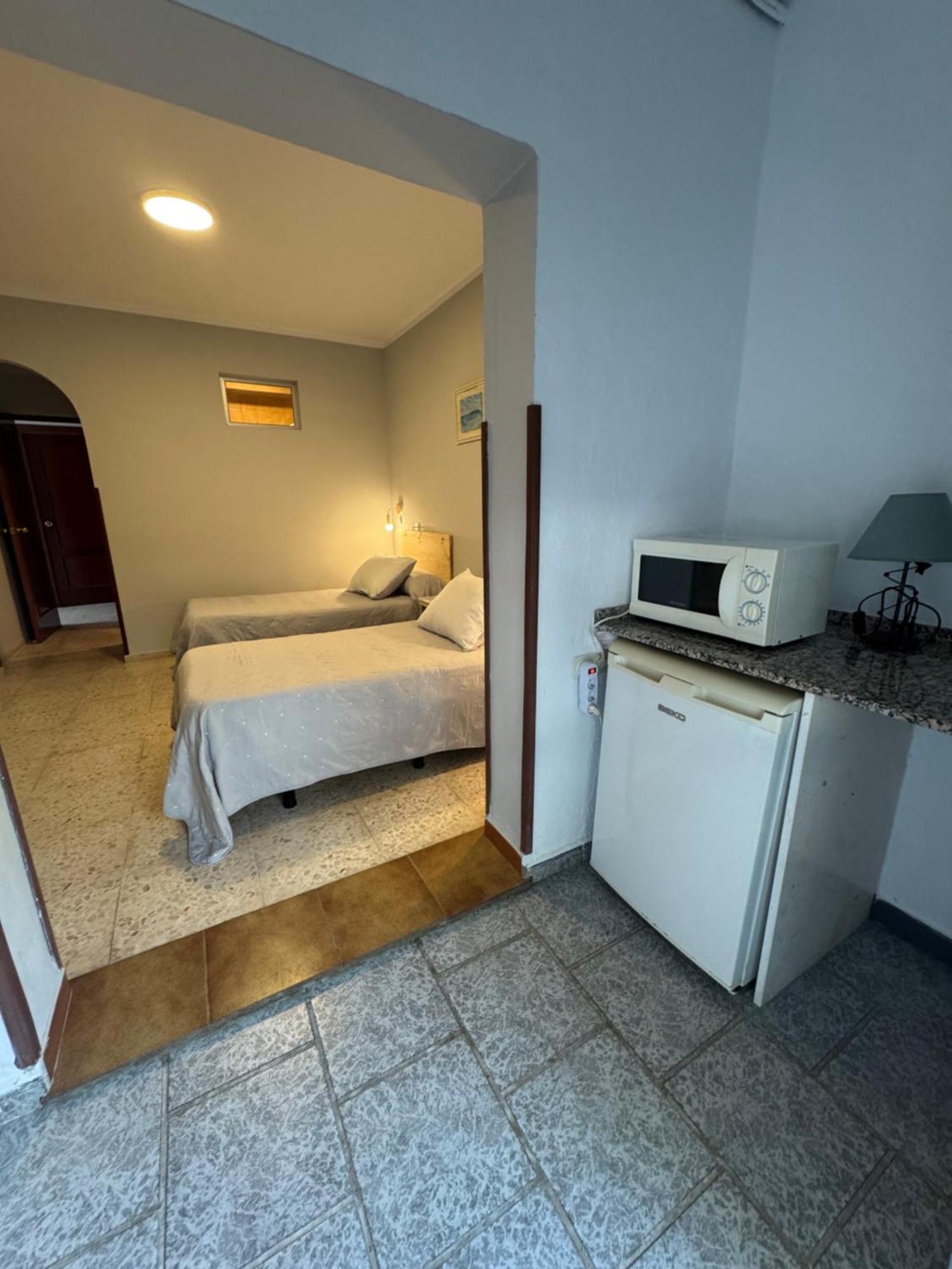 Hostal Miramar Los Canos De Meca Esterno foto