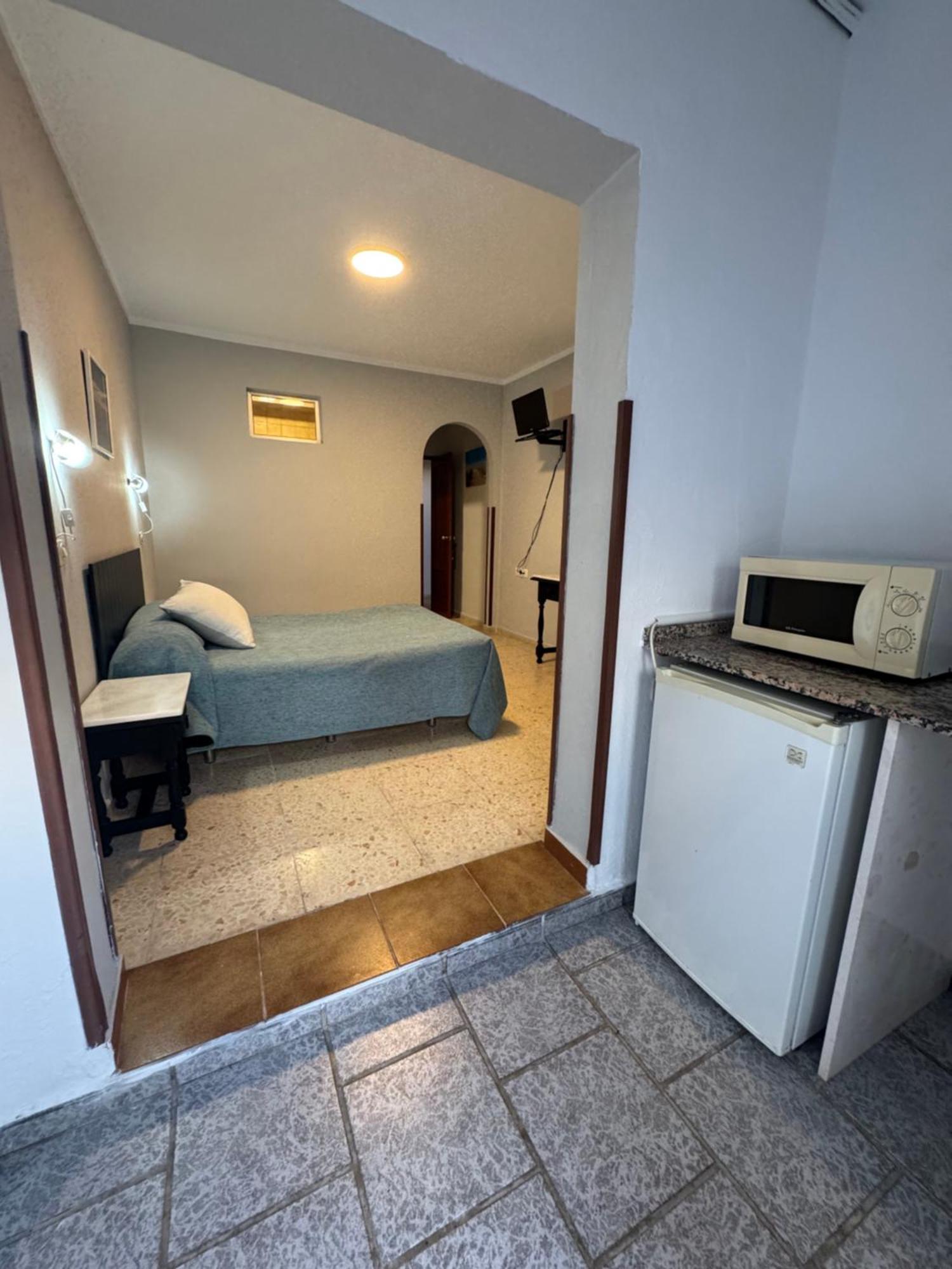 Hostal Miramar Los Canos De Meca Esterno foto